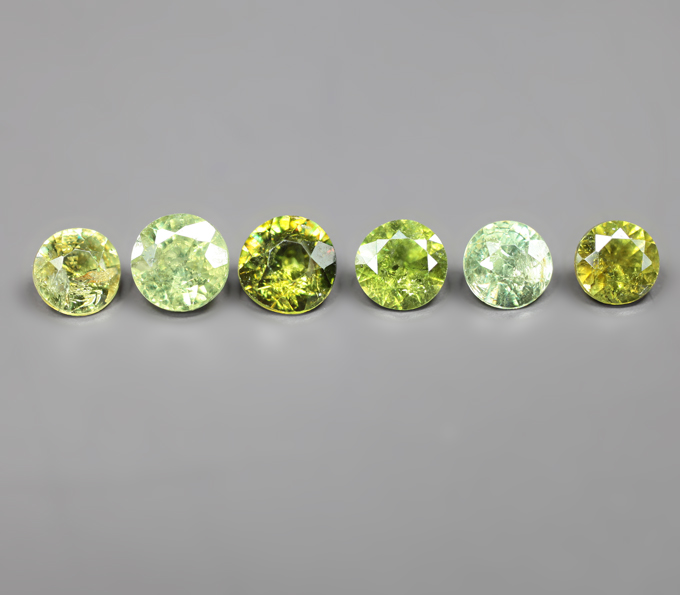 Набор из 6 демантоидов 1,03 карата