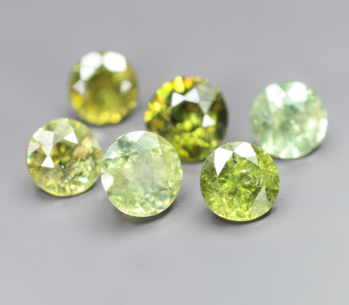 Набор из 6 демантоидов 1,03 карата