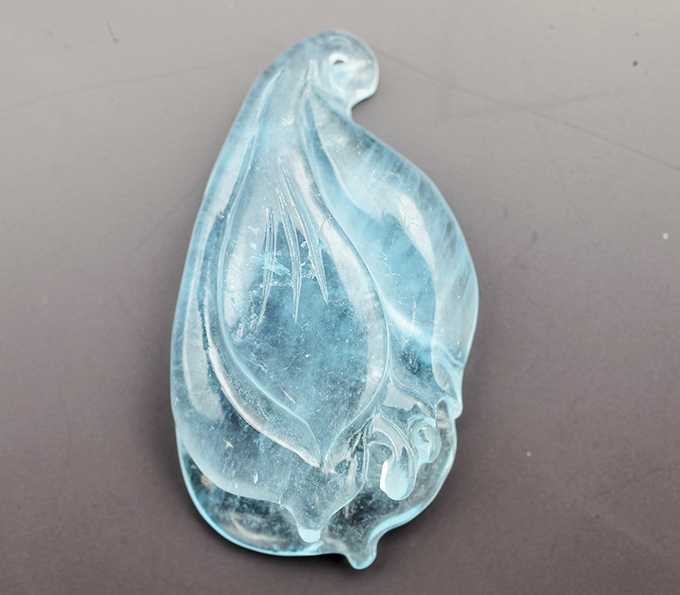 Крупный резной аквамарин 14,6 карата
