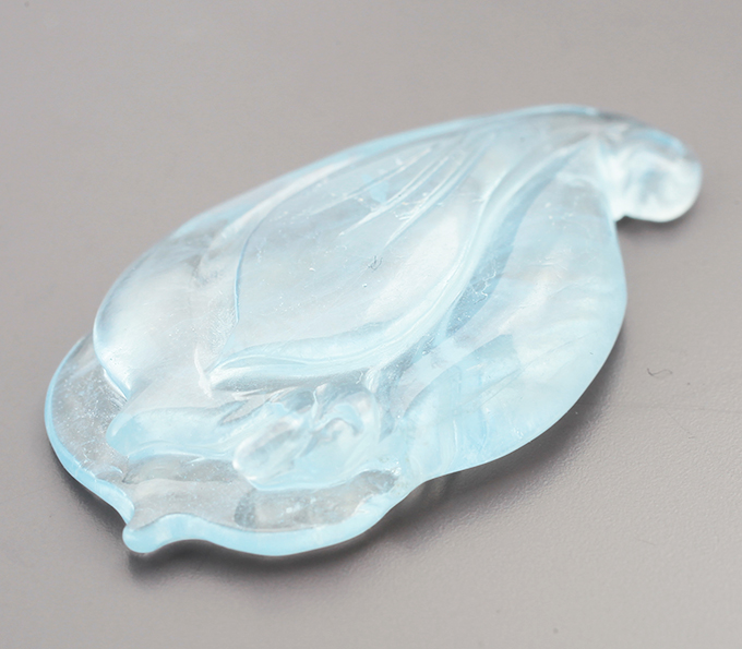 Крупный резной аквамарин 14,6 карата