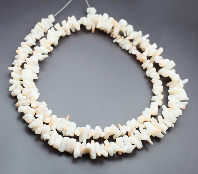 Натуральные solid кораллы на струне 83 карата