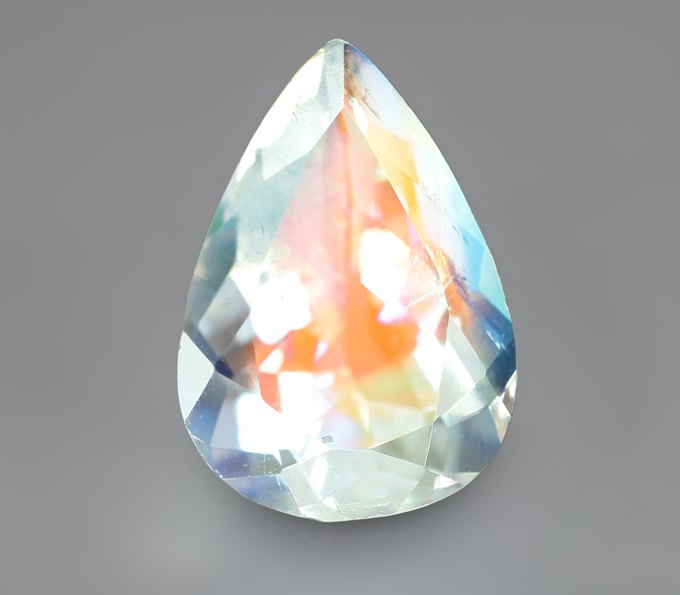 Ограненный лунный камень 1,51 карата