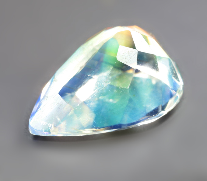 Ограненный лунный камень 1,51 карата