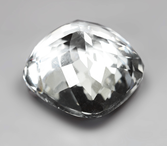 Чистейший крупный гошенит 8,84 карата