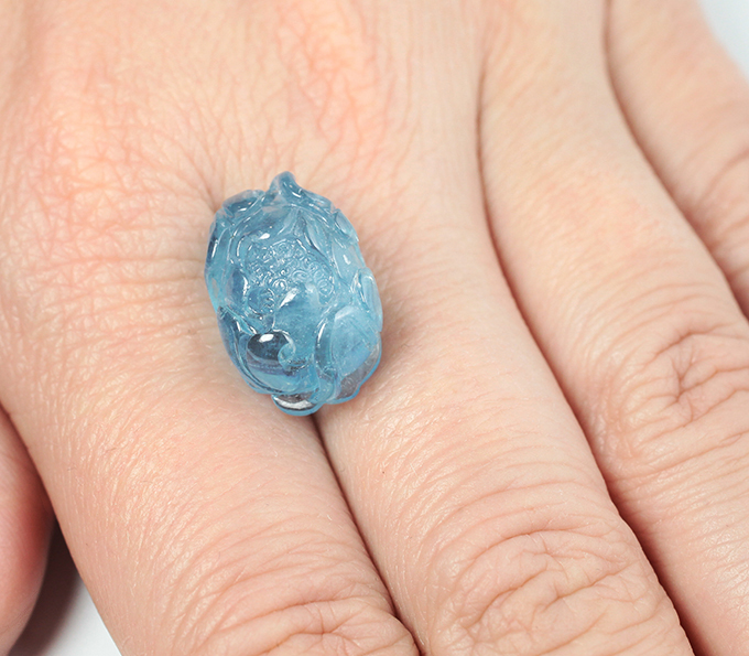 Резной аквамарин 14,61 карата