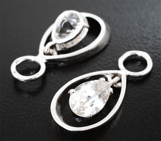 Подвесы для серег с чистейшими бесцветными цирконами 3,58 карата