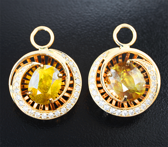 Комплект с желтыми сфенами 11,26 карата и бесцветными цирконами