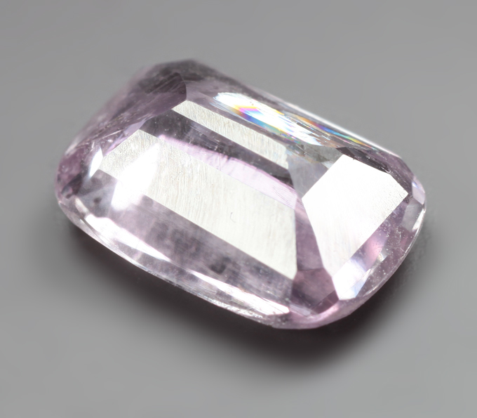 Зултанит 2,71 карата