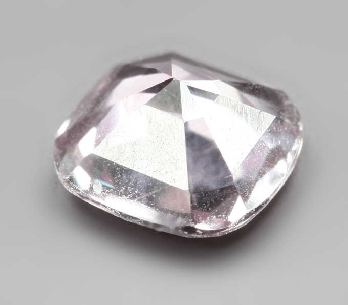 Зултанит 1,19 карата