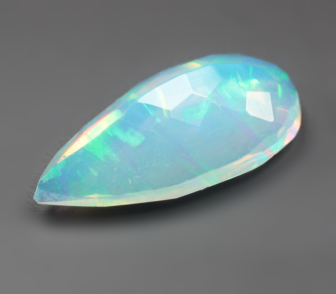 Ограненный эфиопский опал 1,2 карата