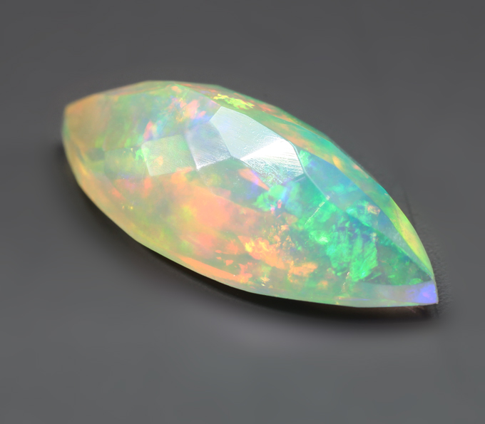 Ограненный эфиопский опал 1,31 карата