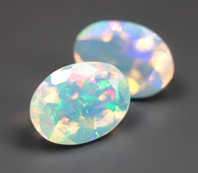 Пара ограненных эфиопских опалов 1,93 карата