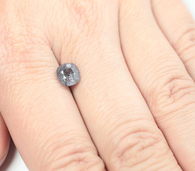 Синяя шпинель со сменой цвета 1,58 карата