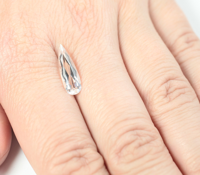 Чистейший редкий данбурит 2,11 карата