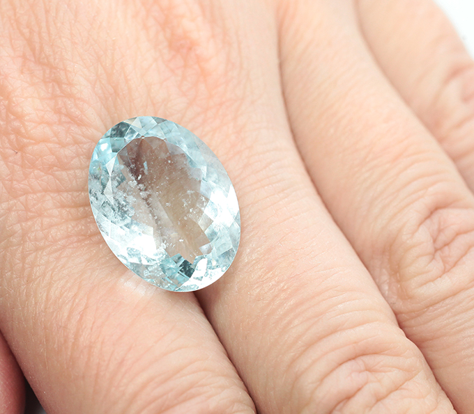 Крупный аквамарин 12,97 карата