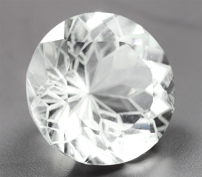 Чистейший гошенит специальной огранки 4,68 карата