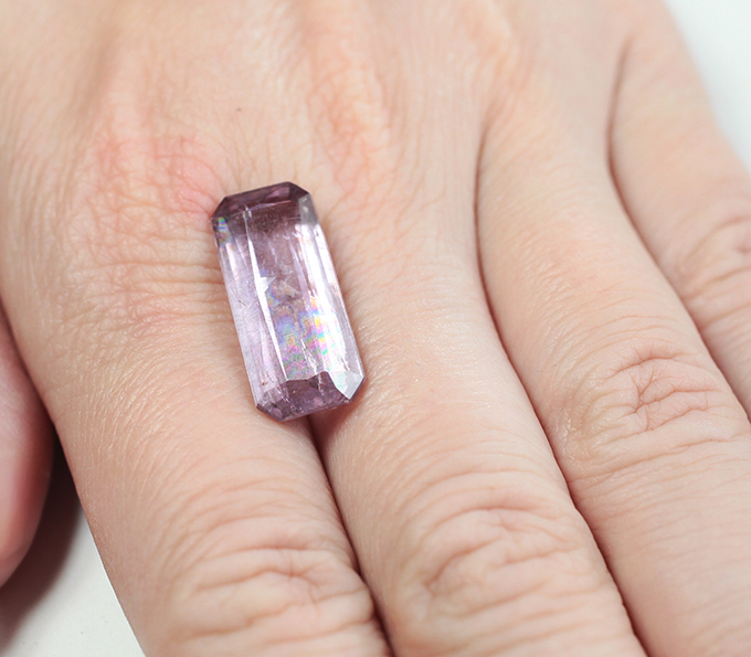 Коллекционный размер! Редкий зултанит с включением рутила 13,42 карата