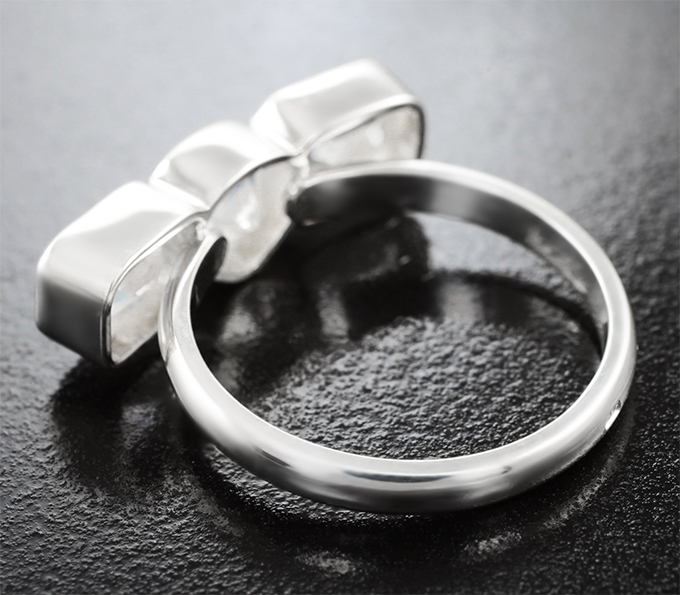 Кольцо с ограненным лунным камнем 3,29 карата