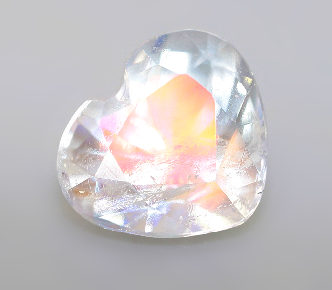 Кольцо с ограненным лунным камнем 3,29 карата