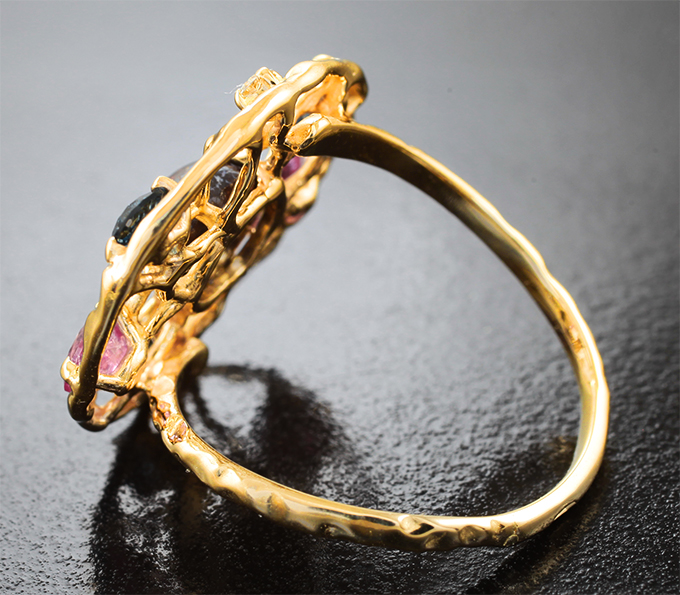 Кольцо с австралийским болдер опалом 1,55 карата, шпинелями и бриллиантом