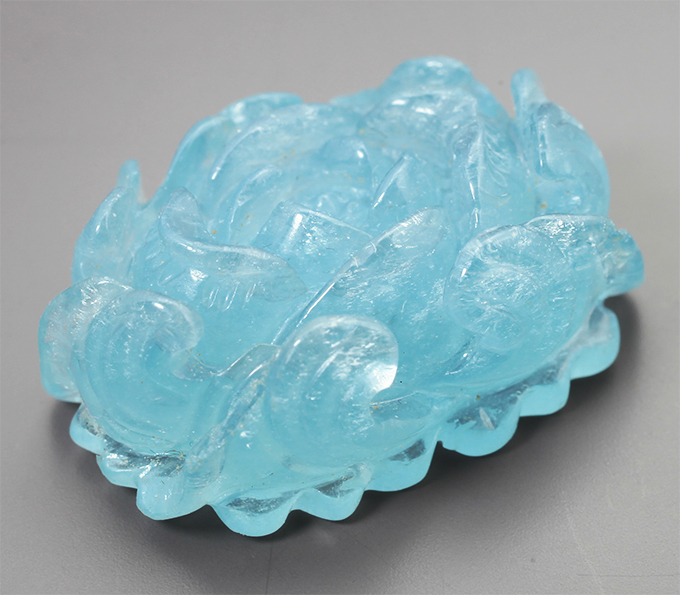 Крупный резной аквамарин 43,44 карата