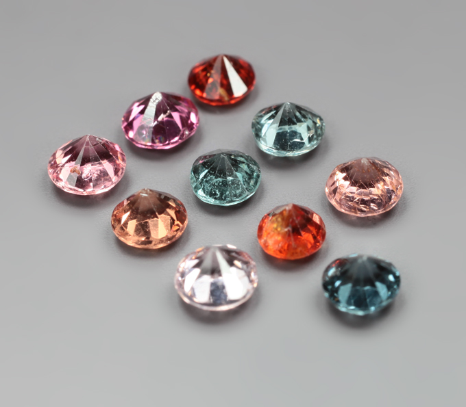 Яркий набор из 10 разноцветных шпинелей 3,69 карата