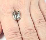 Крупный желтовато-оранжевый турмалин 6,21 карата