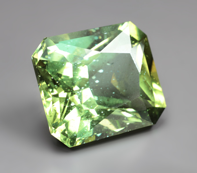 Крупный! Полихромный апатит 20,39 карата