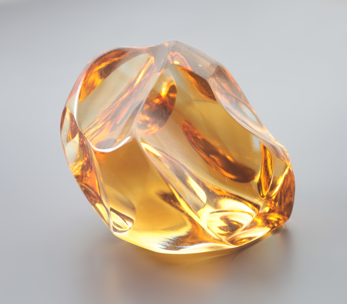 Крупный! Чистейший цитрин авторской огранки 74,28 карата