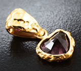 Кулон с гранатом со сменой цвета эффектной огранки 2,99 карата и неоново-розовой шпинелью 0,29 карата