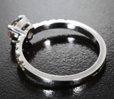 Кольцо с полихромным цоизитом 0,65 карата и желтыми сапфирами