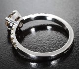 Кольцо с полихромным цоизитом 0,65 карата и желтыми сапфирами Золото