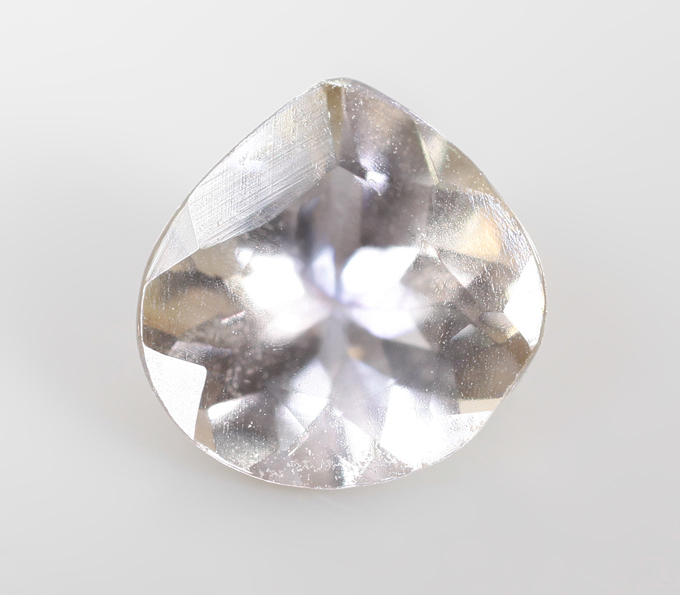 Кольцо с полихромным цоизитом 0,65 карата и желтыми сапфирами