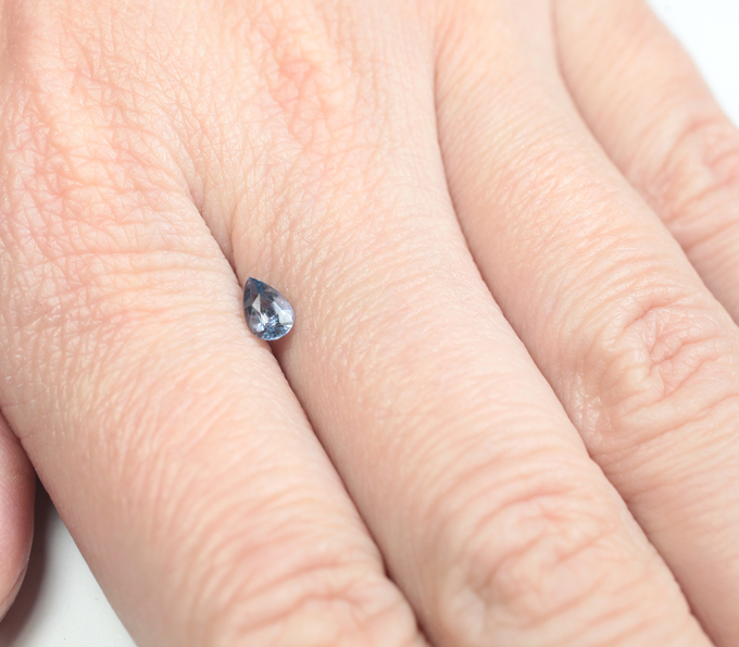 Синяя шпинель 0,41 карата