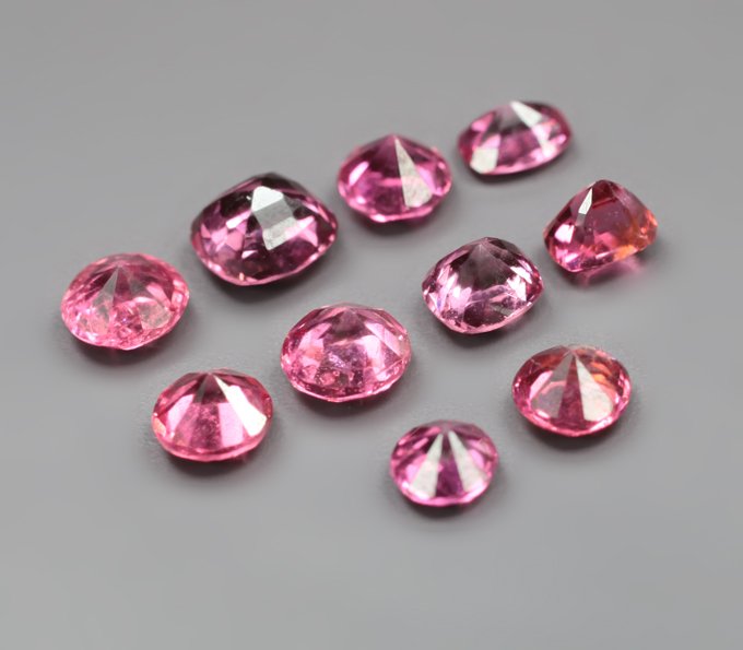 Набор из 10 шпинелей 1,31 карата