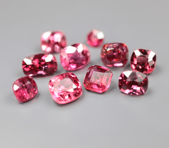 Набор из 10 шпинелей 1,89 карата