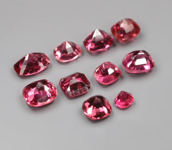 Набор из 10 шпинелей 1,89 карата