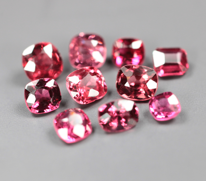 Набор из 10 шпинелей 1,62 карата