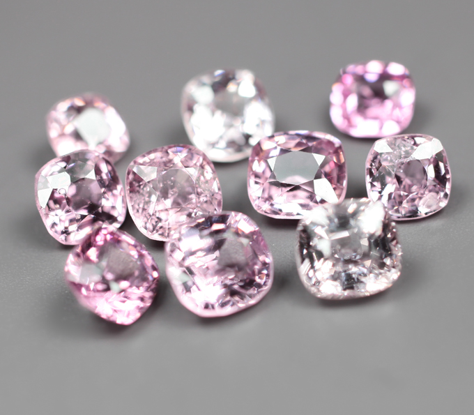 Набор из 10 шпинелей 3,04 карата