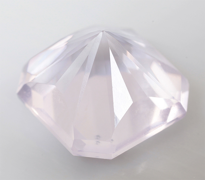 Лавандовый аметист авторской огранки 3,98 карата