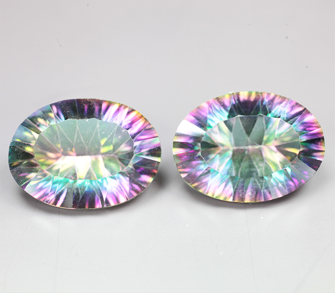 Крупная пара «мистического» кварца 24,55 карата