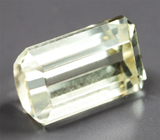 Крупный зеленовато-желтый турмалин 6,69 карата