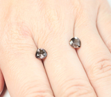 Редкая пара гранатов с ярко-выраженным александритовым эффектом 2,21 карата