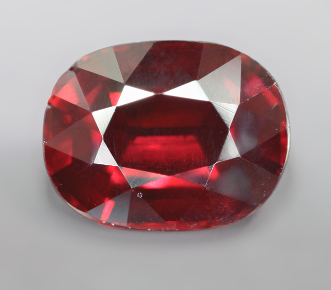 Редкий цвет! Родолит гранат 3,36 карата