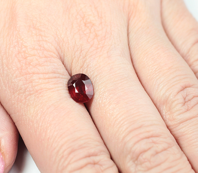 Редкий цвет! Родолит гранат 2,66 карата