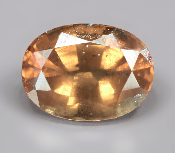 Гранат со сменой цвета 1,6 карата