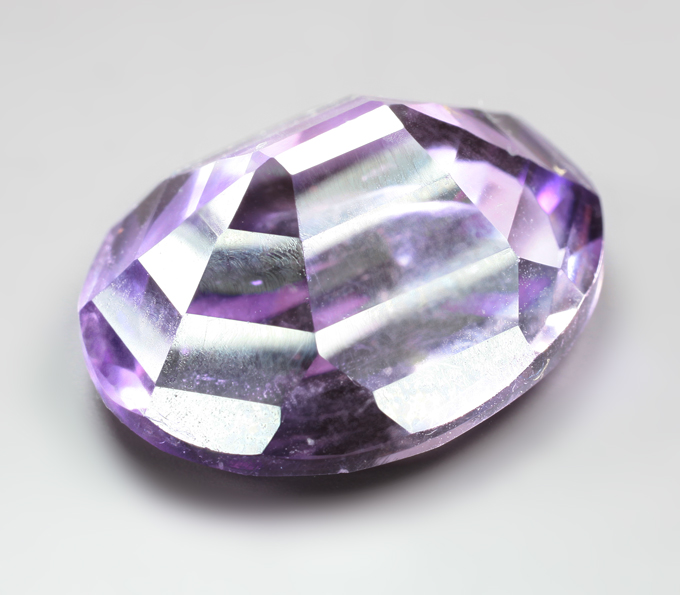 Аметист авторской огранки 16,02 карата