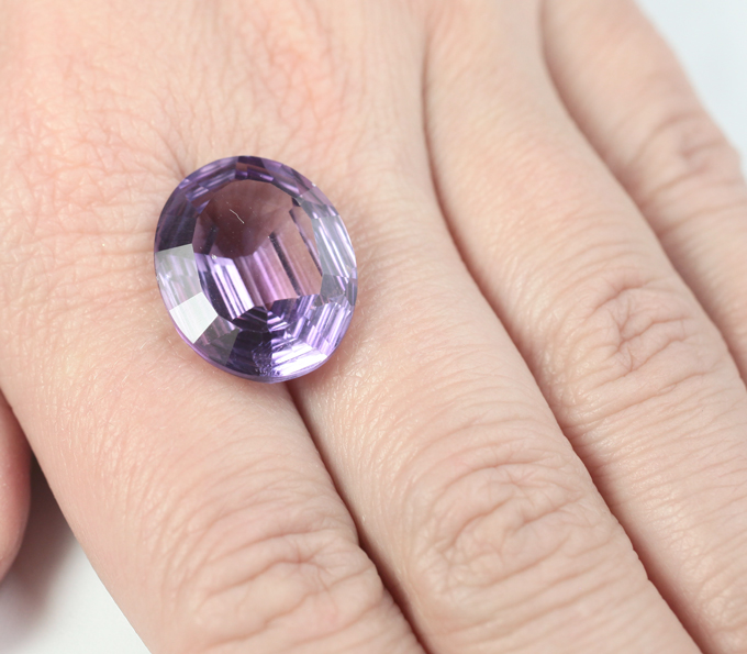 Аметист авторской огранки 16,02 карата