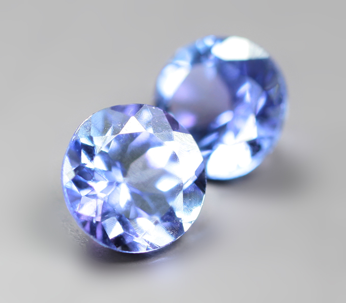Пара танзанитов 1,04 карата
