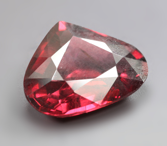 Родолит гранат 2,02 карата